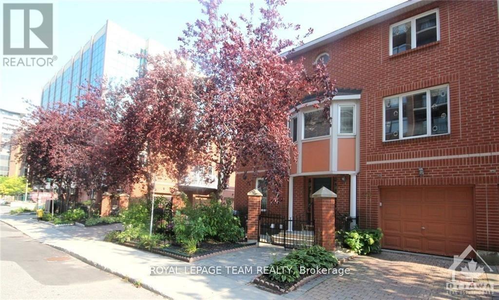 376 Lisgar Street, Ottawa, Ontario  K2P 2J3 - Photo 1 - X13538252
