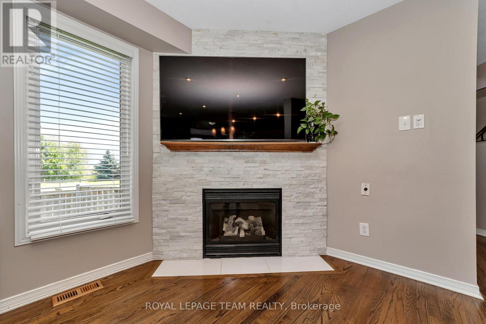 348 Brigitta Street, Ottawa, Ontario  K2S 0H9 - Photo 10 - X13538458