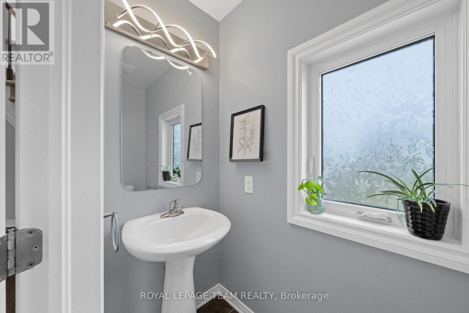348 Brigitta Street, Ottawa, Ontario  K2S 0H9 - Photo 6 - X13538458