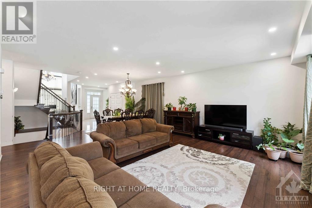 546 Peerless Street, Ottawa, Ontario  K2J 6A7 - Photo 4 - X13538636