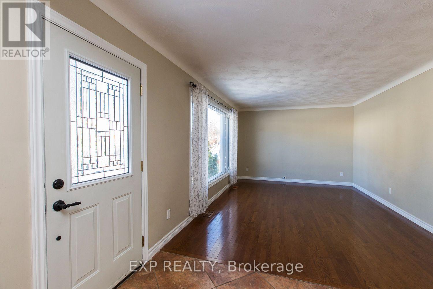 28 Appleford Street, Ottawa, Ontario  K1J 6T9 - Photo 3 - X13538794