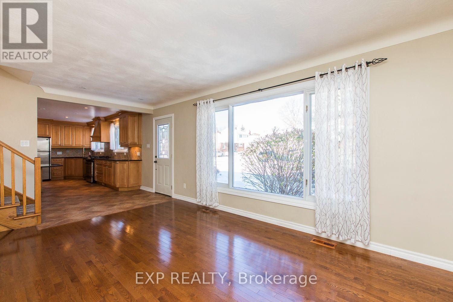 28 Appleford Street, Ottawa, Ontario  K1J 6T9 - Photo 5 - X13538794