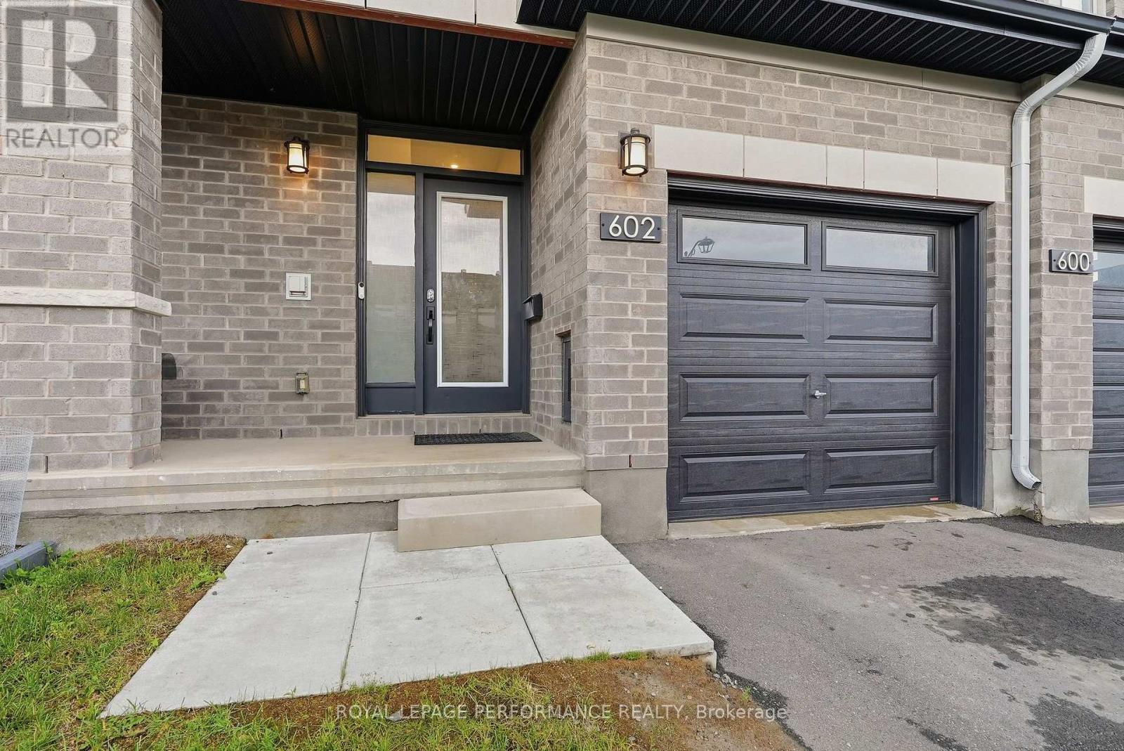 602 Cordelette Circle, Ottawa, Ontario  K1W 0P7 - Photo 2 - X13538846