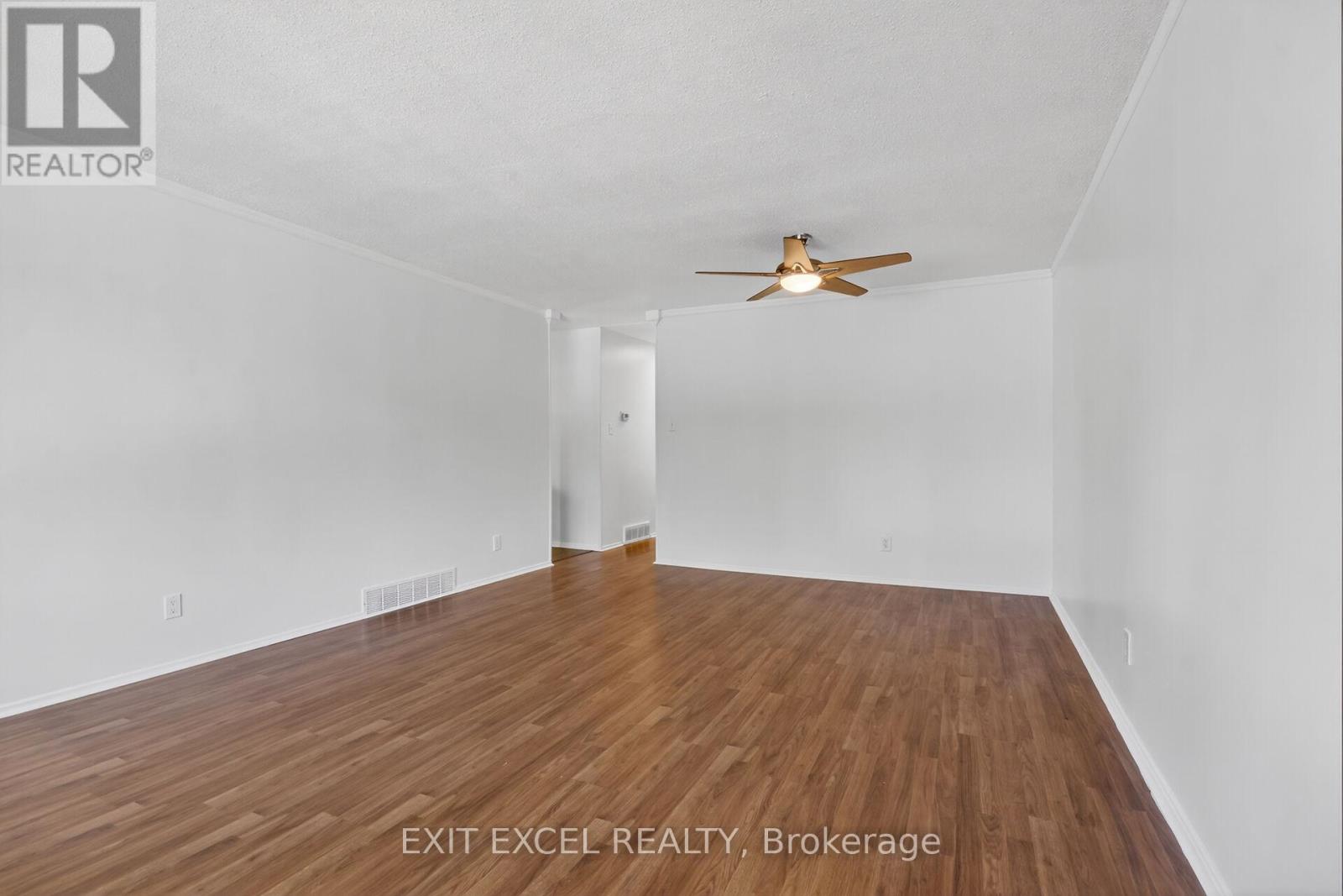 283 Mcelroy Drive, Ottawa, Ontario  K2L 1Y3 - Photo 11 - X13538968