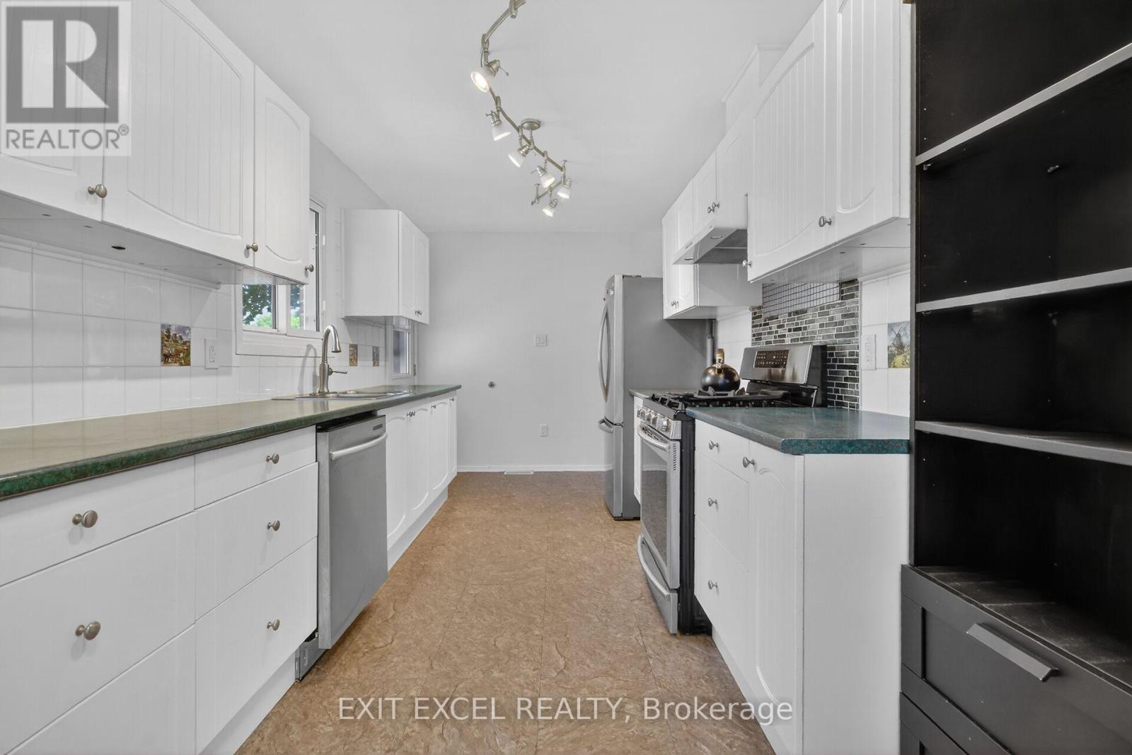 283 Mcelroy Drive, Ottawa, Ontario  K2L 1Y3 - Photo 15 - X13538968