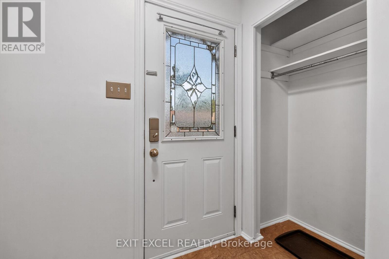 283 Mcelroy Drive, Ottawa, Ontario  K2L 1Y3 - Photo 3 - X13538968
