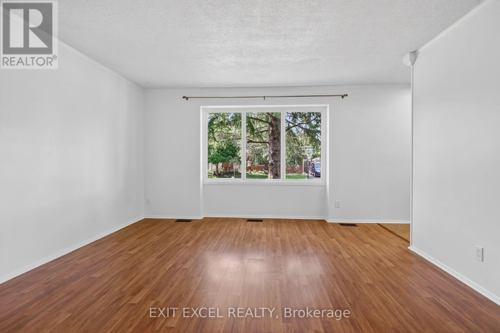 283 Mcelroy Drive, Ottawa, Ontario  K2L 1Y3 - Photo 6 - X13538968