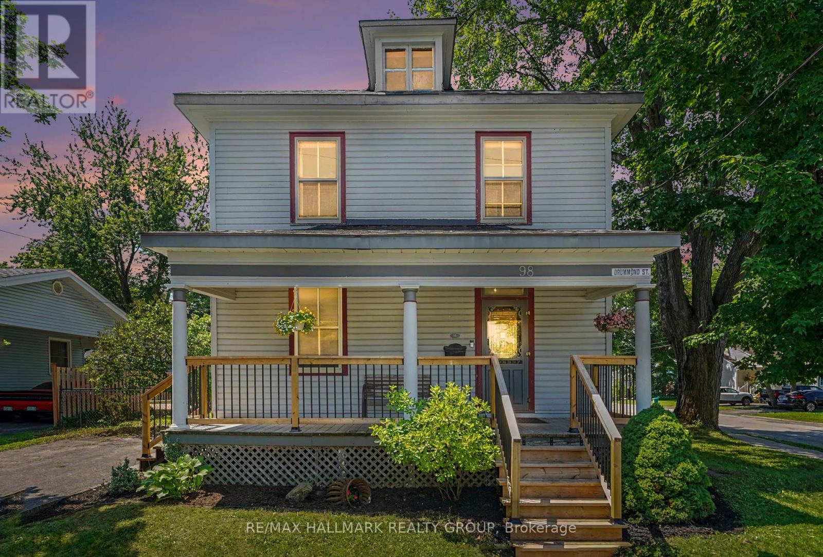 98 Drummond Street E, Perth, Ontario  K7H 1H1 - Photo 2 - X13539036