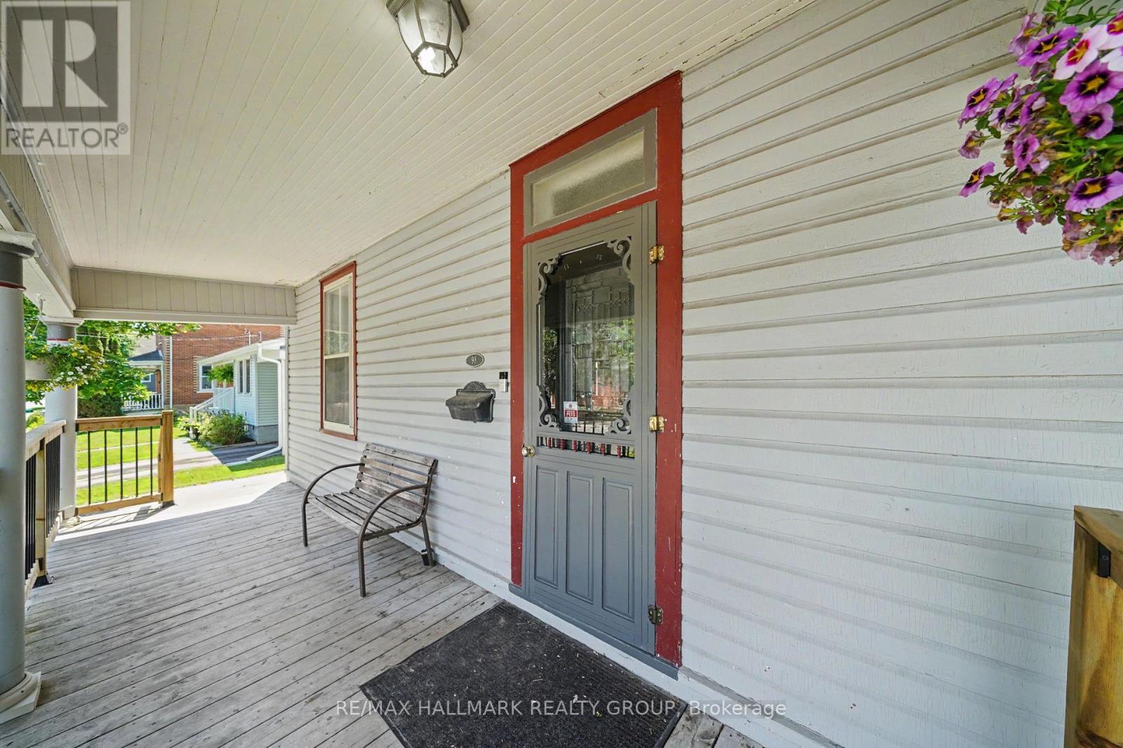 98 Drummond Street E, Perth, Ontario  K7H 1H1 - Photo 5 - X13539036