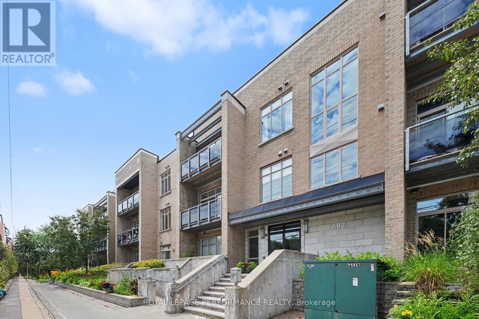 208 - 682 Churchill Avenue N, Ottawa, Ontario  K1Z 5G5 - Photo 1 - X13539102