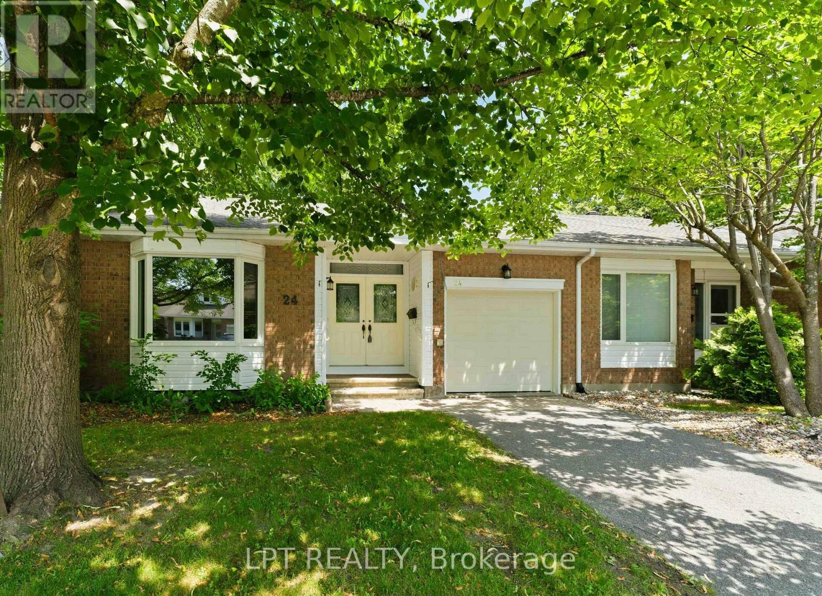 40 - 24 Grand Cedar Court, Ottawa, Ontario  K2S 1C8 - Photo 1 - X13539432