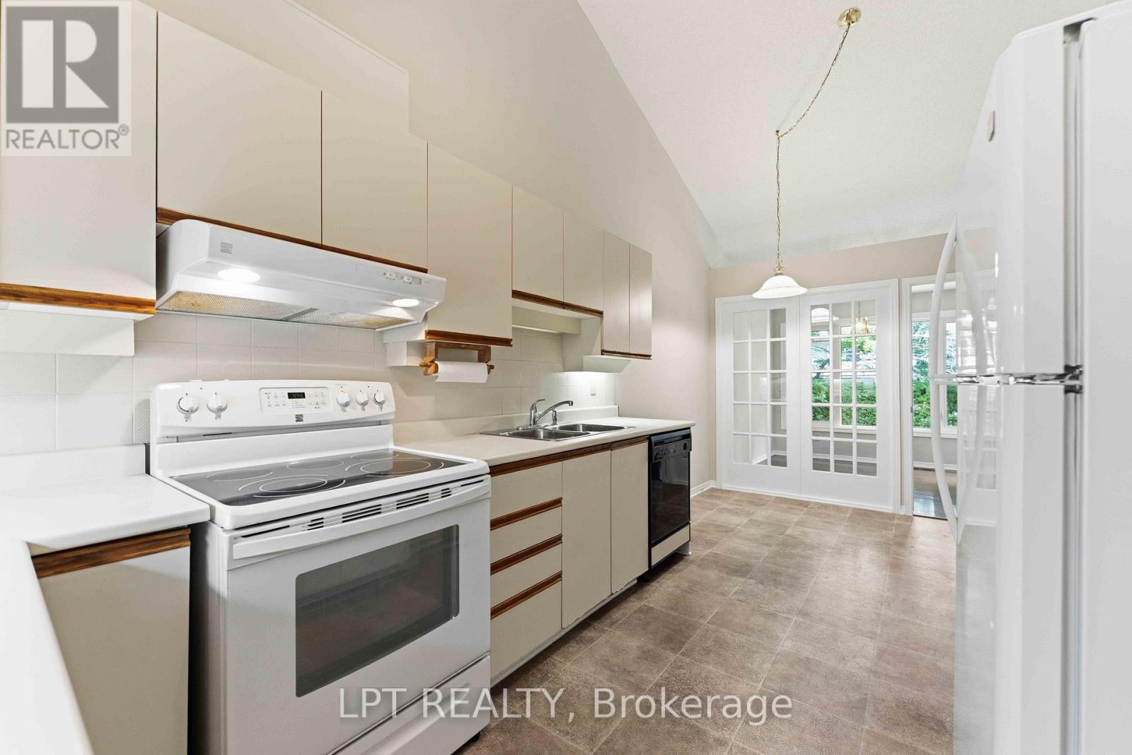 40 - 24 Grand Cedar Court, Ottawa, Ontario  K2S 1C8 - Photo 11 - X13539432
