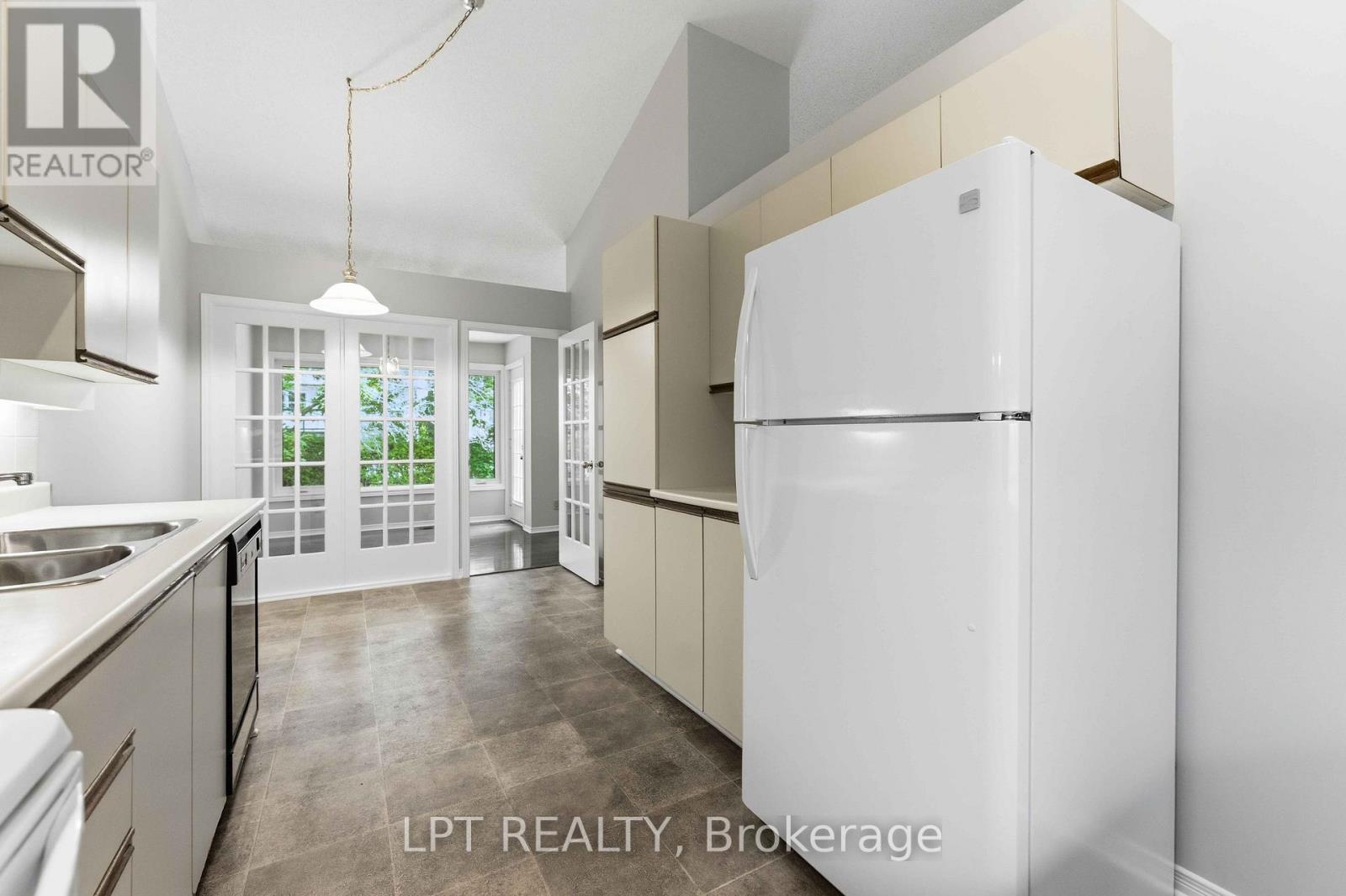40 - 24 Grand Cedar Court, Ottawa, Ontario  K2S 1C8 - Photo 12 - X13539432