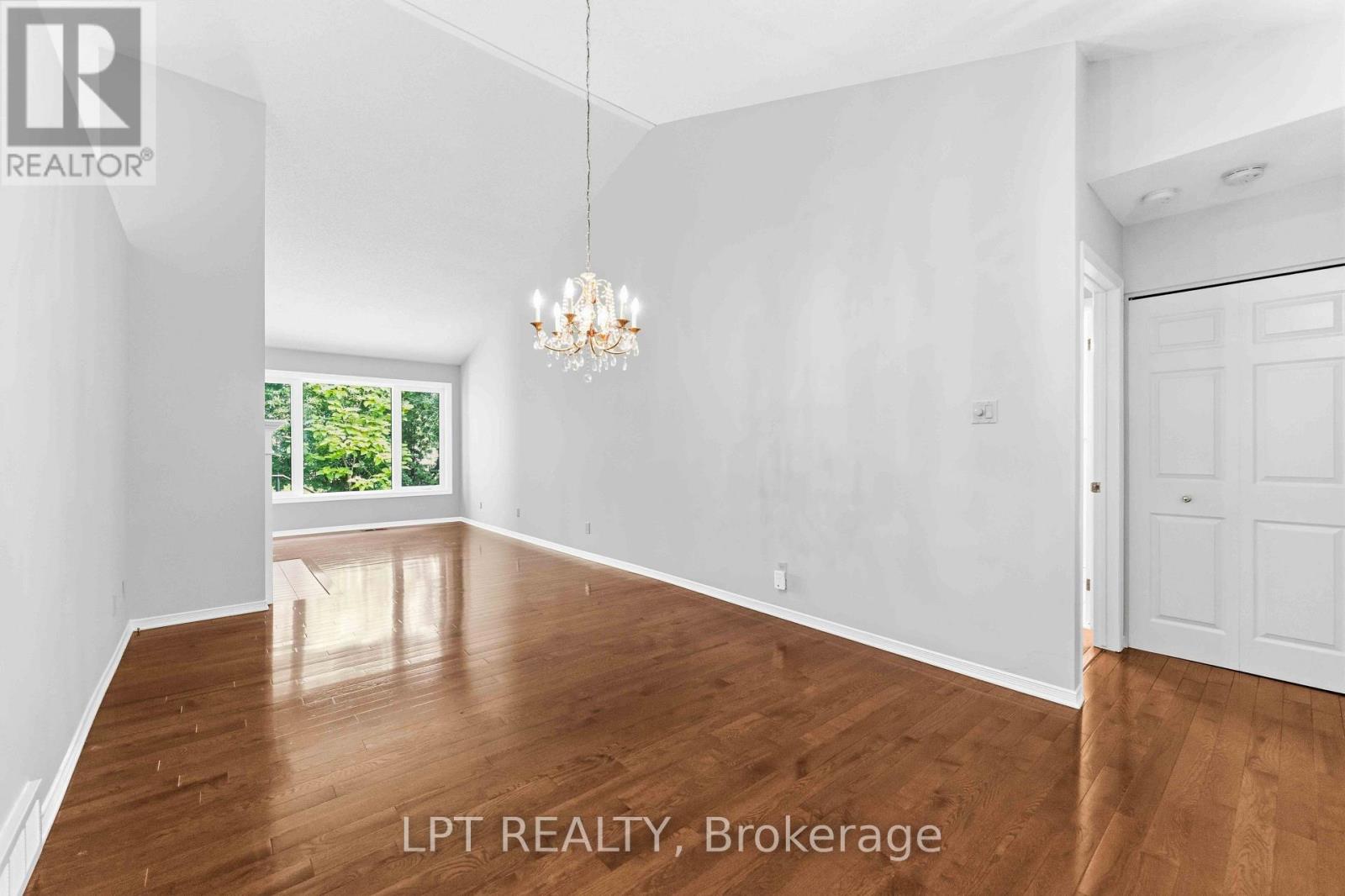 40 - 24 Grand Cedar Court, Ottawa, Ontario  K2S 1C8 - Photo 4 - X13539432