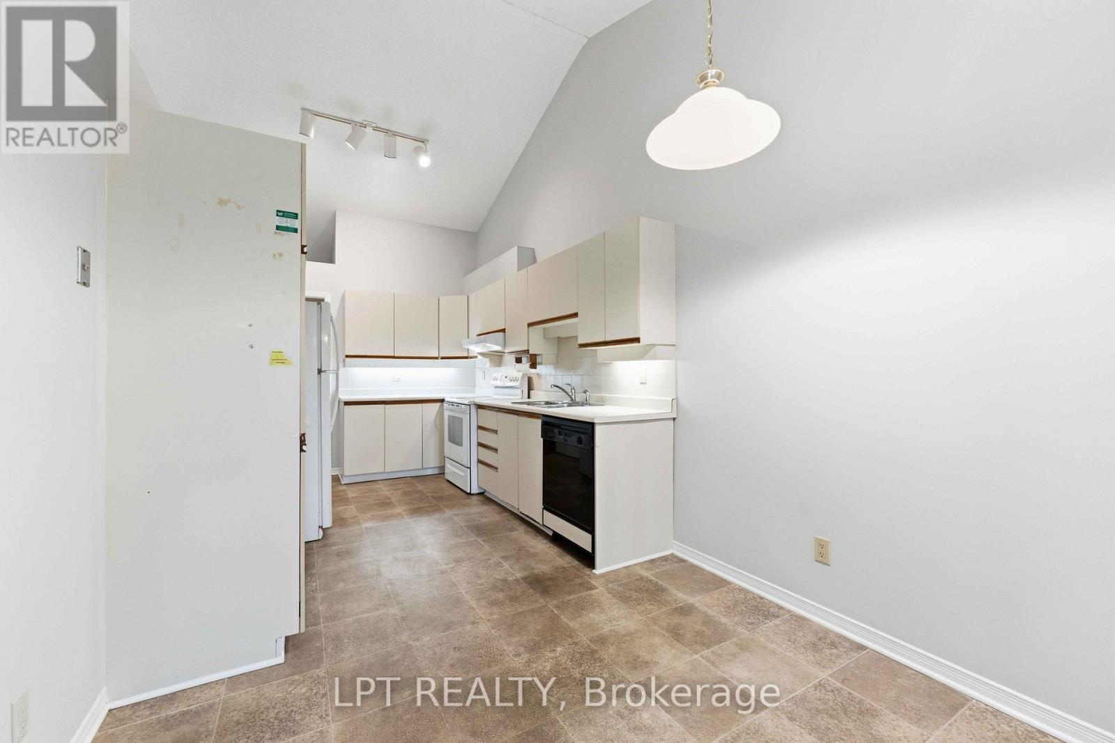 40 - 24 Grand Cedar Court, Ottawa, Ontario  K2S 1C8 - Photo 9 - X13539432