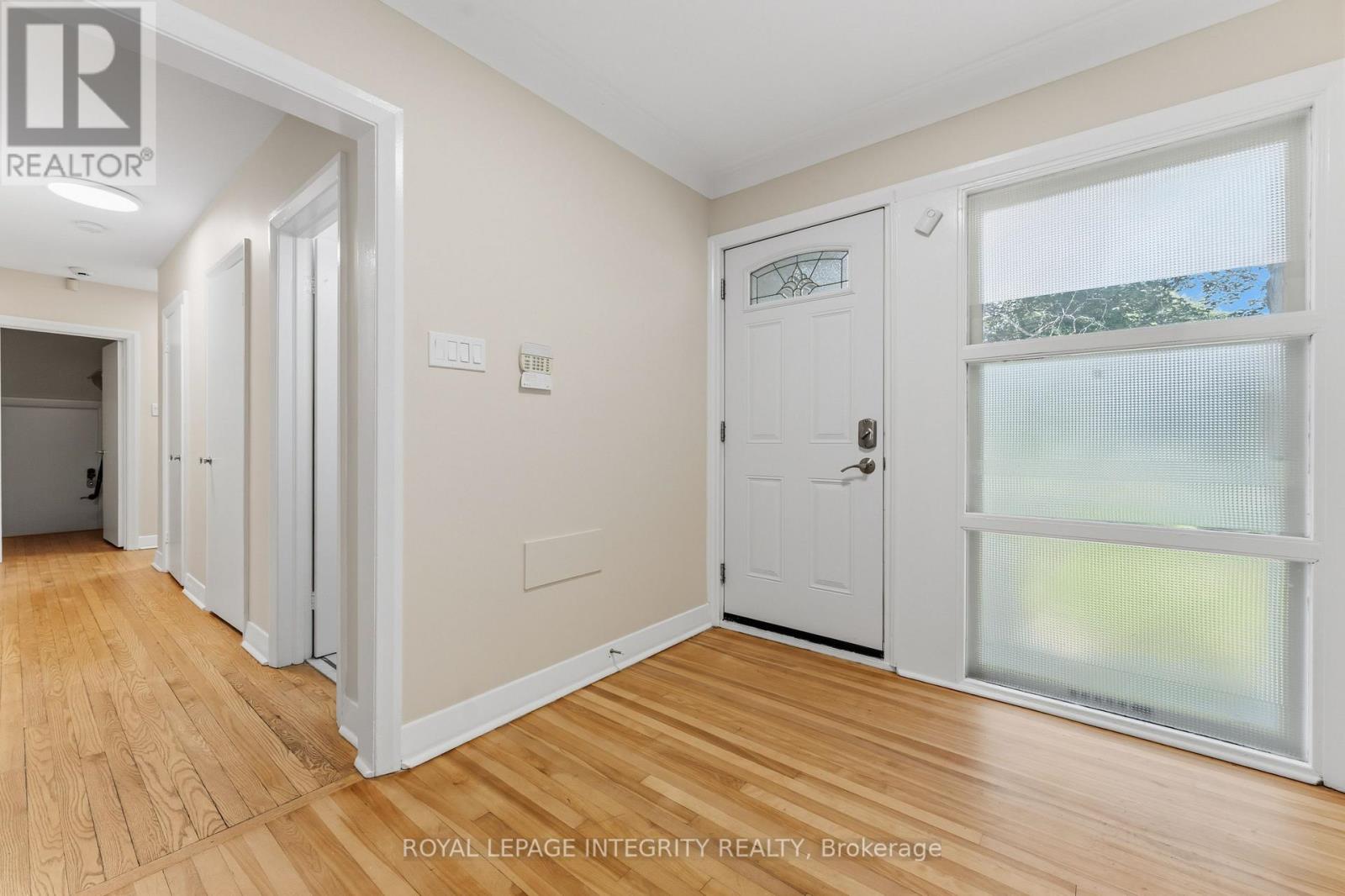 1873 Fairbanks Avenue, Ottawa, Ontario  K1H 5X6 - Photo 2 - X13540290