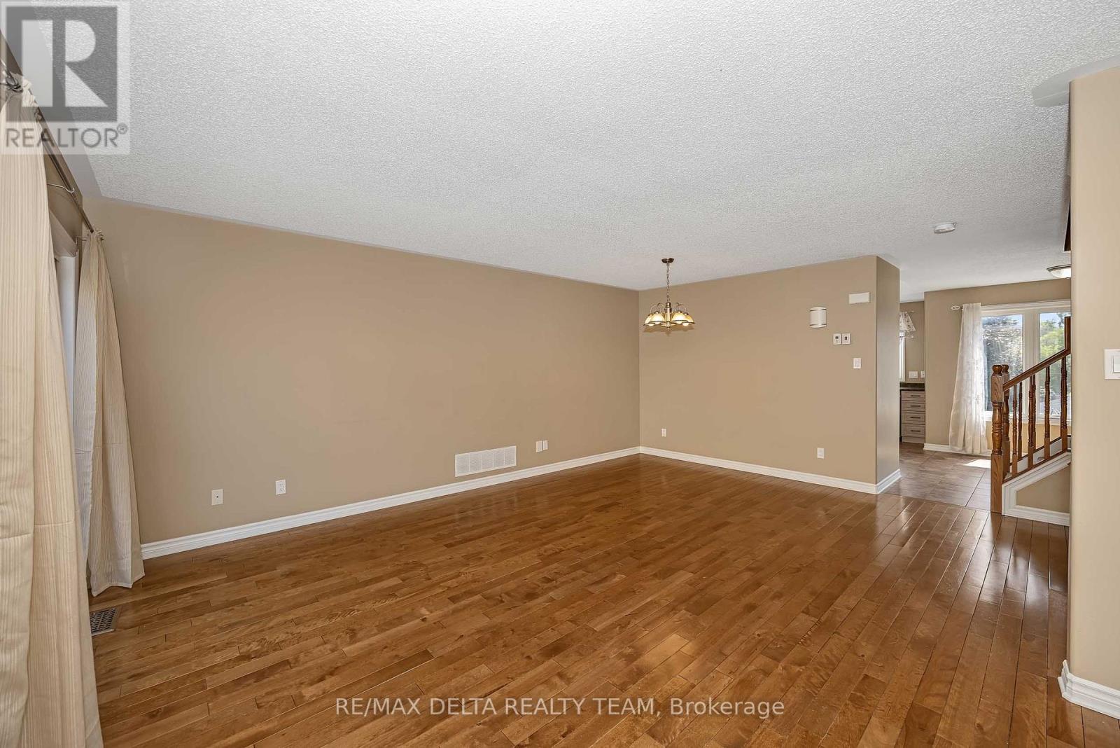 412 Van Buren Street, North Grenville, Ontario  K0G 1J0 - Photo 14 - X13540492