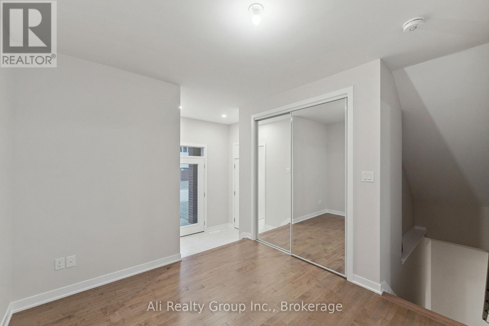 242 Falsetto Street, Ottawa, Ontario  K1W 0S2 - Photo 11 - X13540572