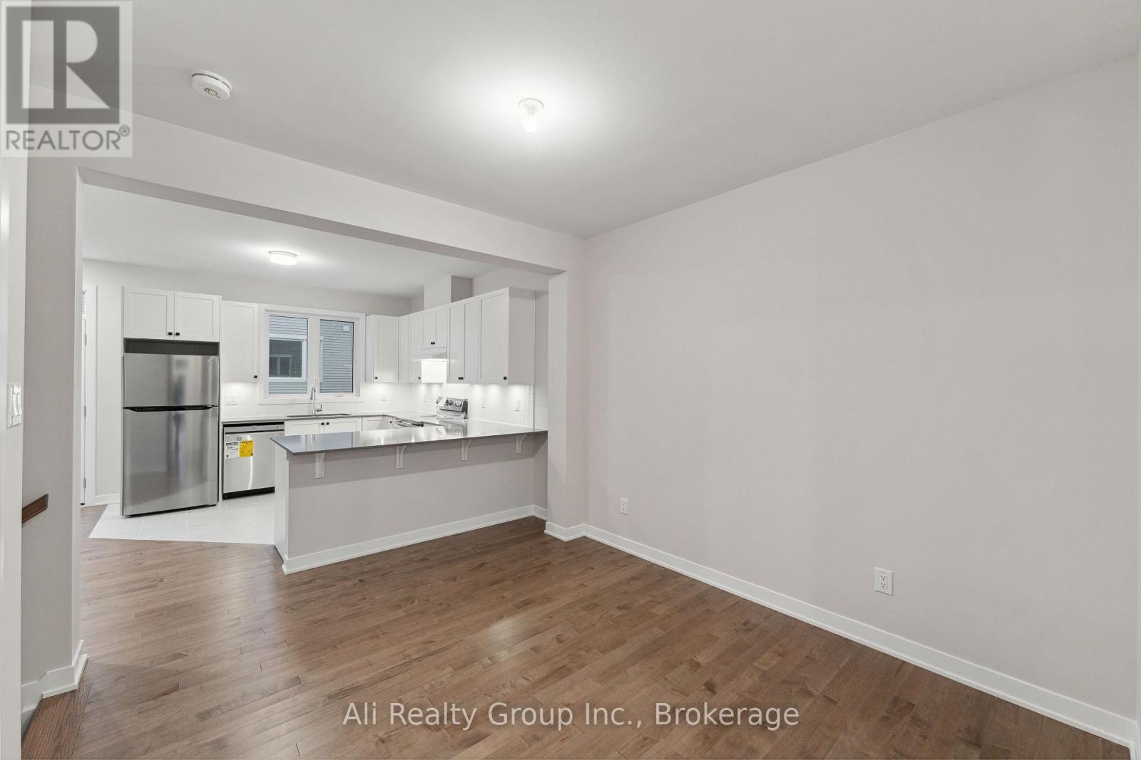 242 Falsetto Street, Ottawa, Ontario  K1W 0S2 - Photo 13 - X13540572