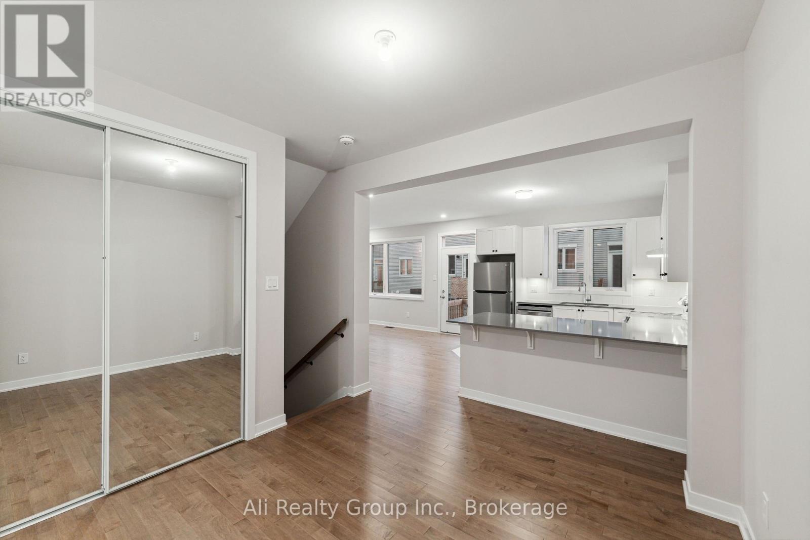242 Falsetto Street, Ottawa, Ontario  K1W 0S2 - Photo 14 - X13540572
