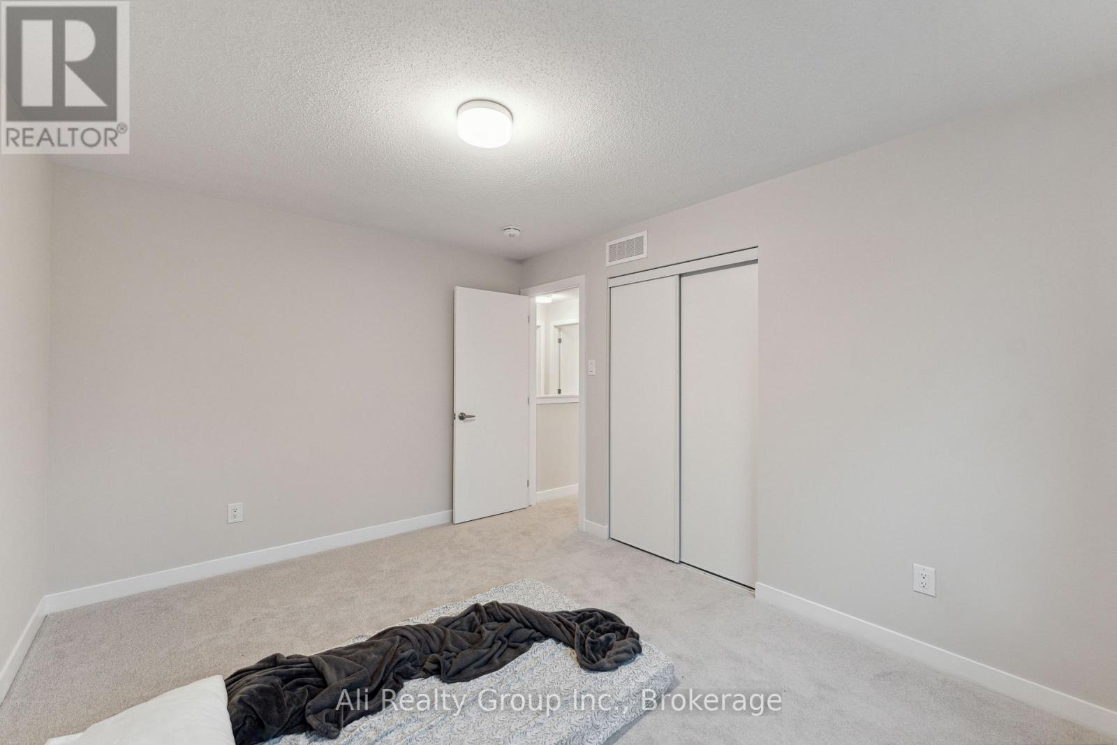 242 Falsetto Street, Ottawa, Ontario  K1W 0S2 - Photo 32 - X13540572