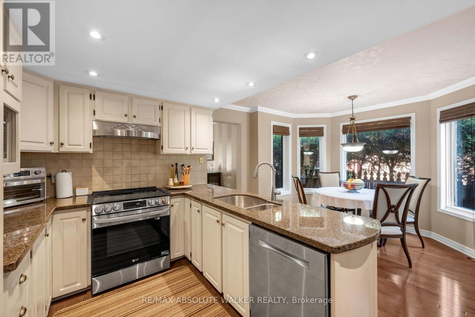 30 Elderwood Trail, Ottawa, Ontario  K2S 1C9 - Photo 9 - X13540650