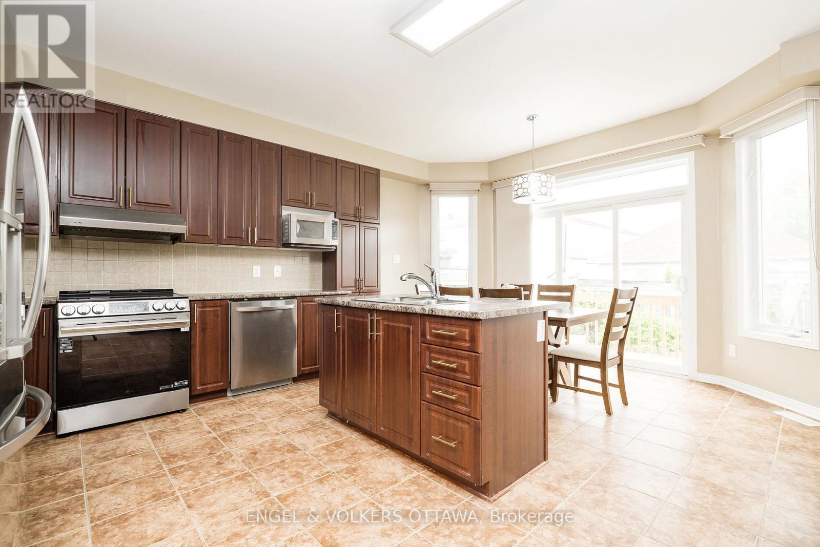 166 Macara Crescent, Ottawa, Ontario  K2K 0C9 - Photo 11 - X13540974