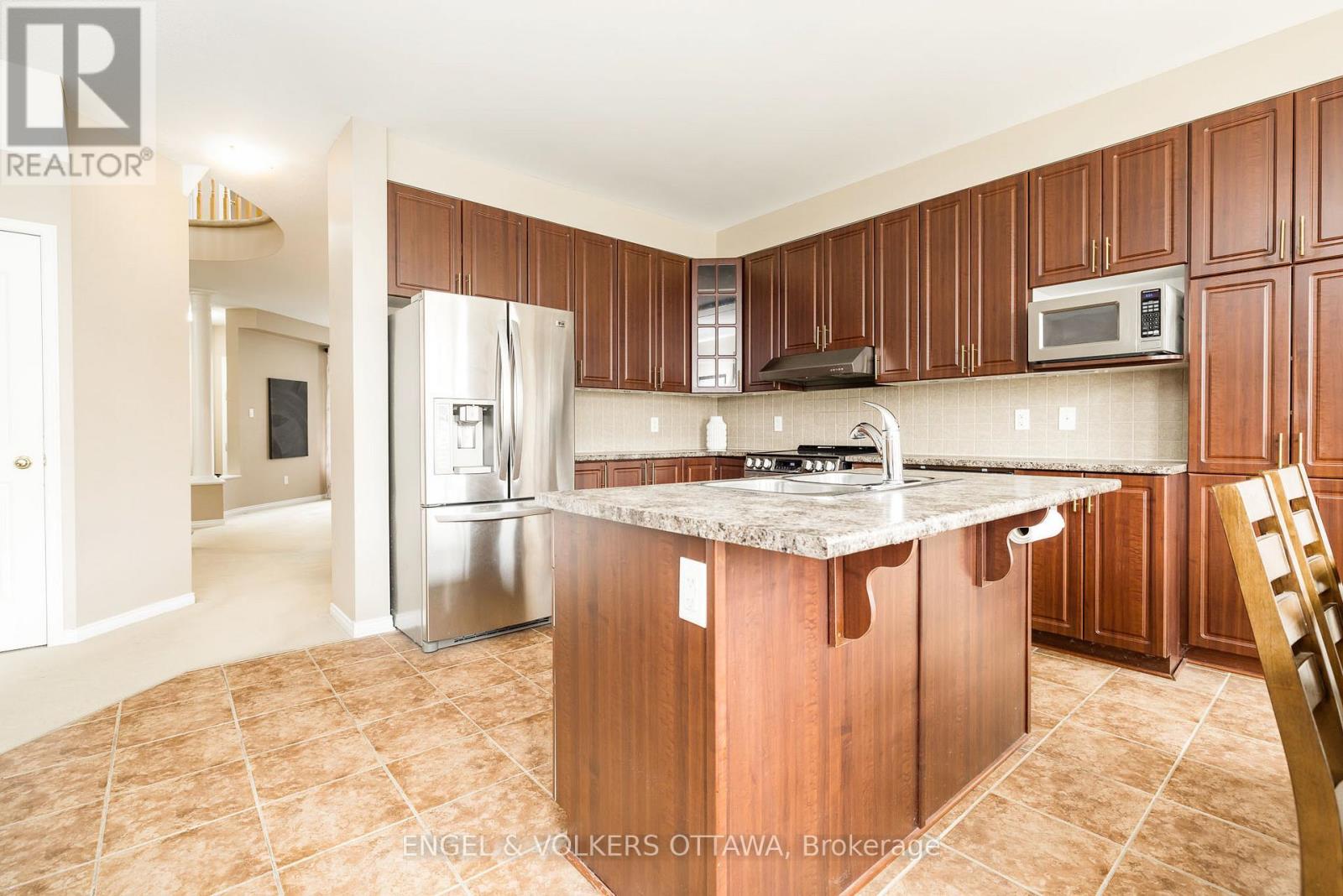 166 Macara Crescent, Ottawa, Ontario  K2K 0C9 - Photo 12 - X13540974