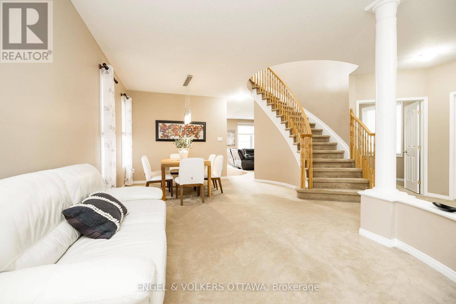 166 Macara Crescent, Ottawa, Ontario  K2K 0C9 - Photo 8 - X13540974