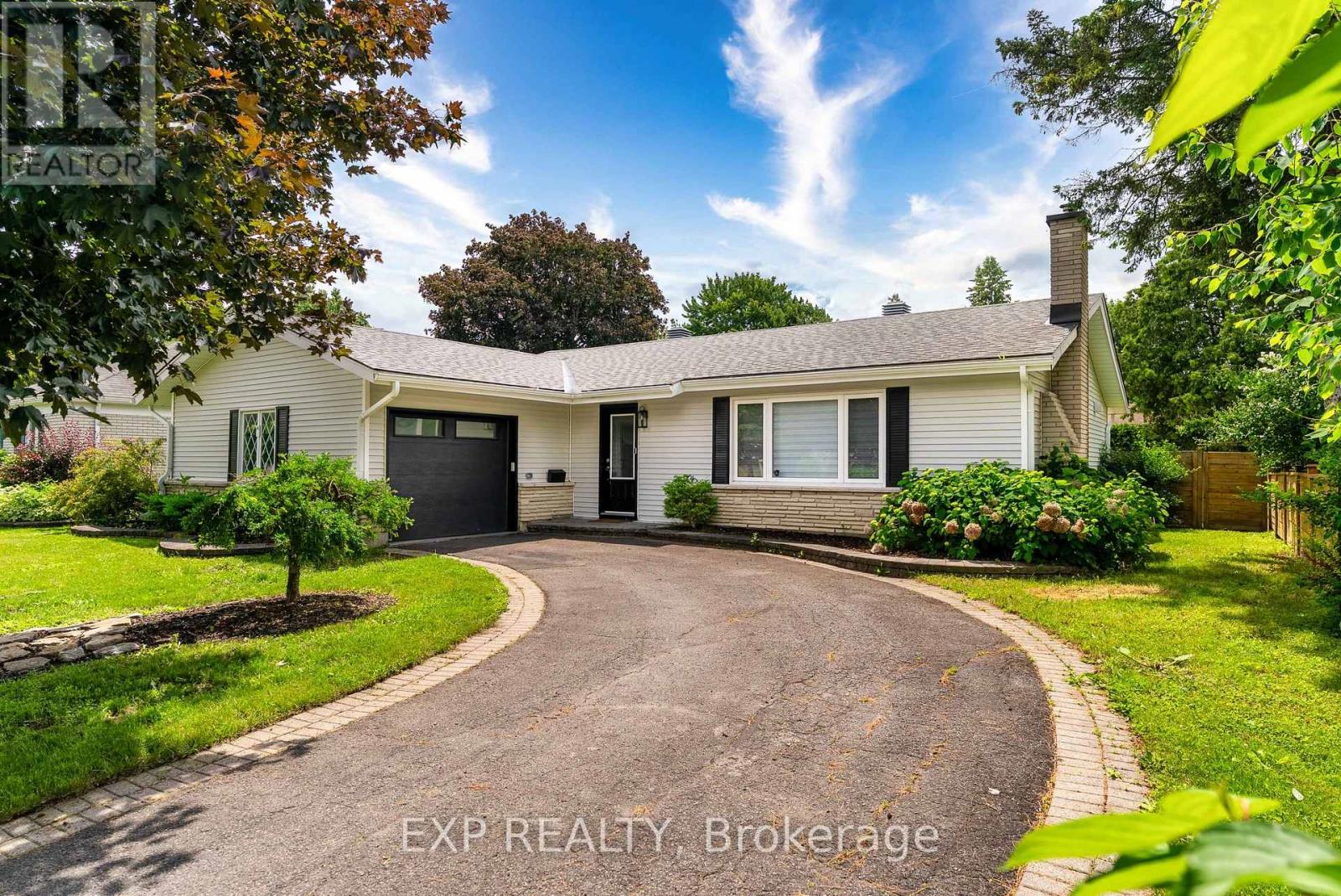 2136 Fillmore Crescent, Ottawa, Ontario  K1J 6A4 - Photo 1 - X13541214