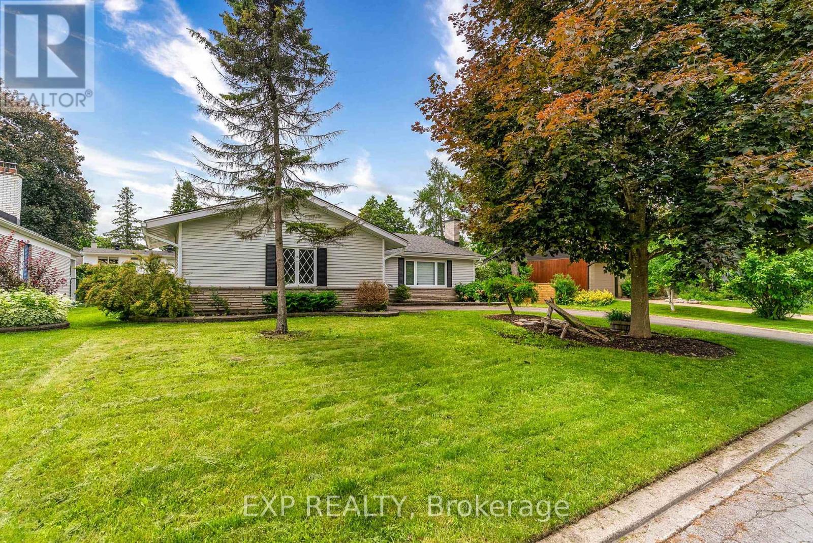 2136 Fillmore Crescent, Ottawa, Ontario  K1J 6A4 - Photo 2 - X13541214