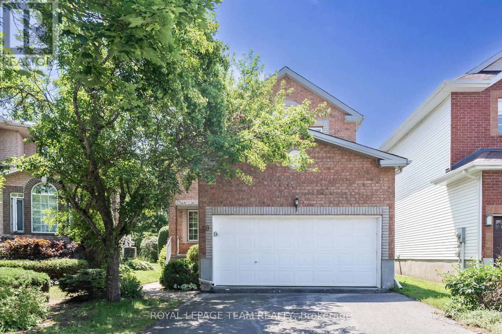29 Keno Way, Ottawa, Ontario  K2T 1H3 - Photo 1 - X13541396