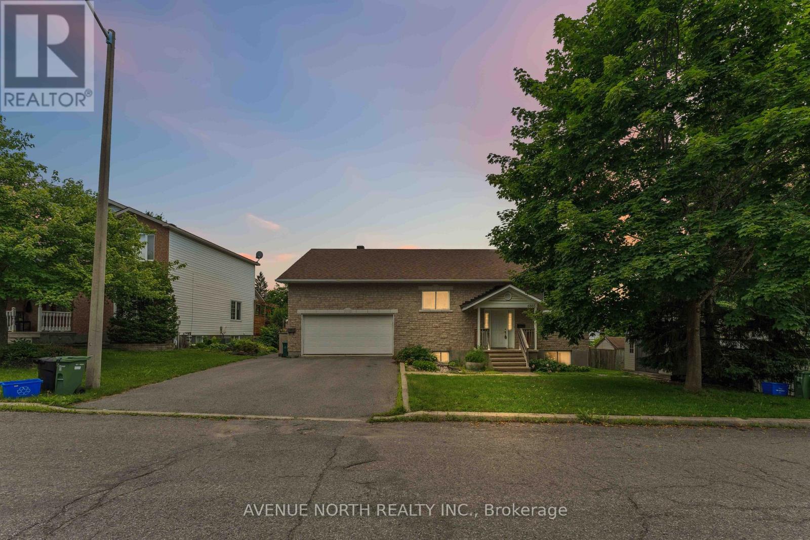 6803 Barsona Place, Ottawa, Ontario  K1C 1J2 - Photo 1 - X13541472