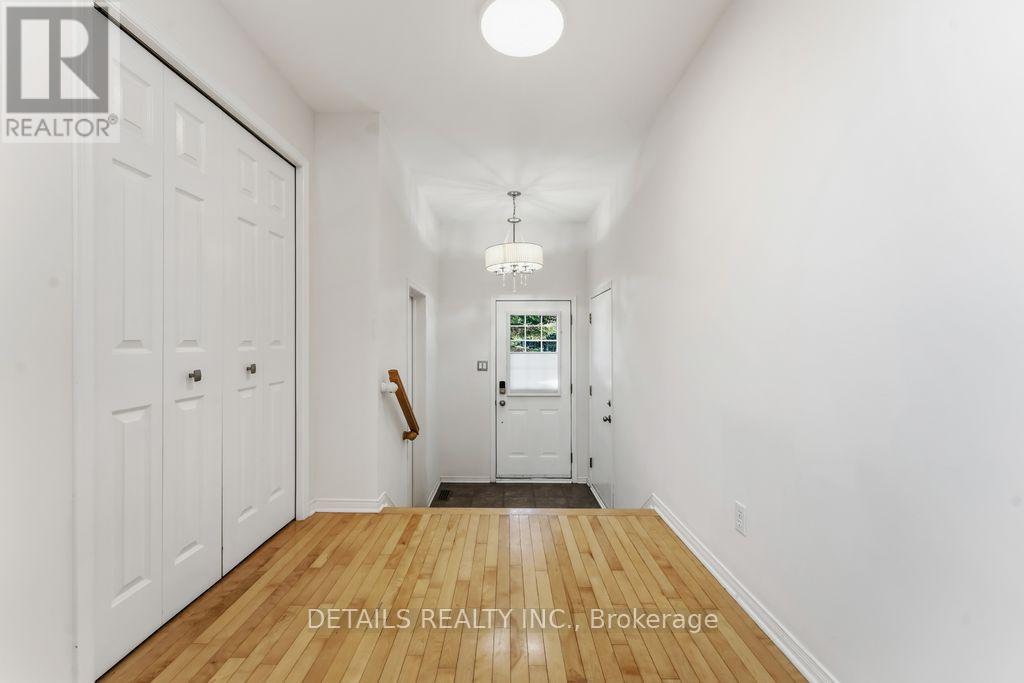 8 Wimbledon Way, Ottawa, Ontario  K2K 3J2 - Photo 4 - X13541538