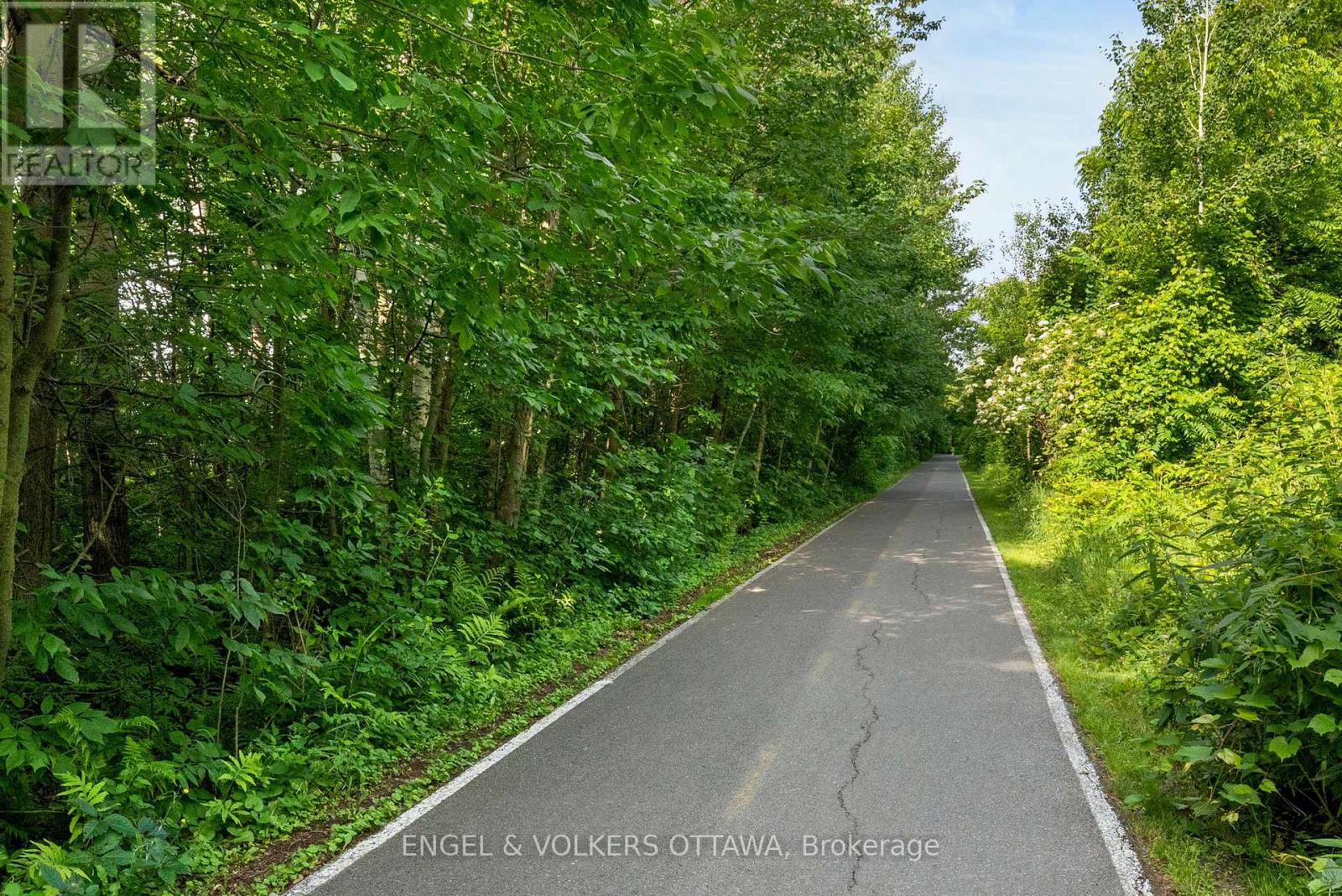 140 Station Trail, Russell, Ontario  K4R 0A3 - Photo 46 - X13541646