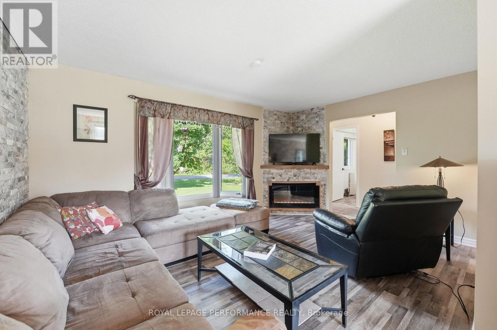 1084 Eadie Road, Russell, Ontario  K4R 1C3 - Photo 4 - X13541742