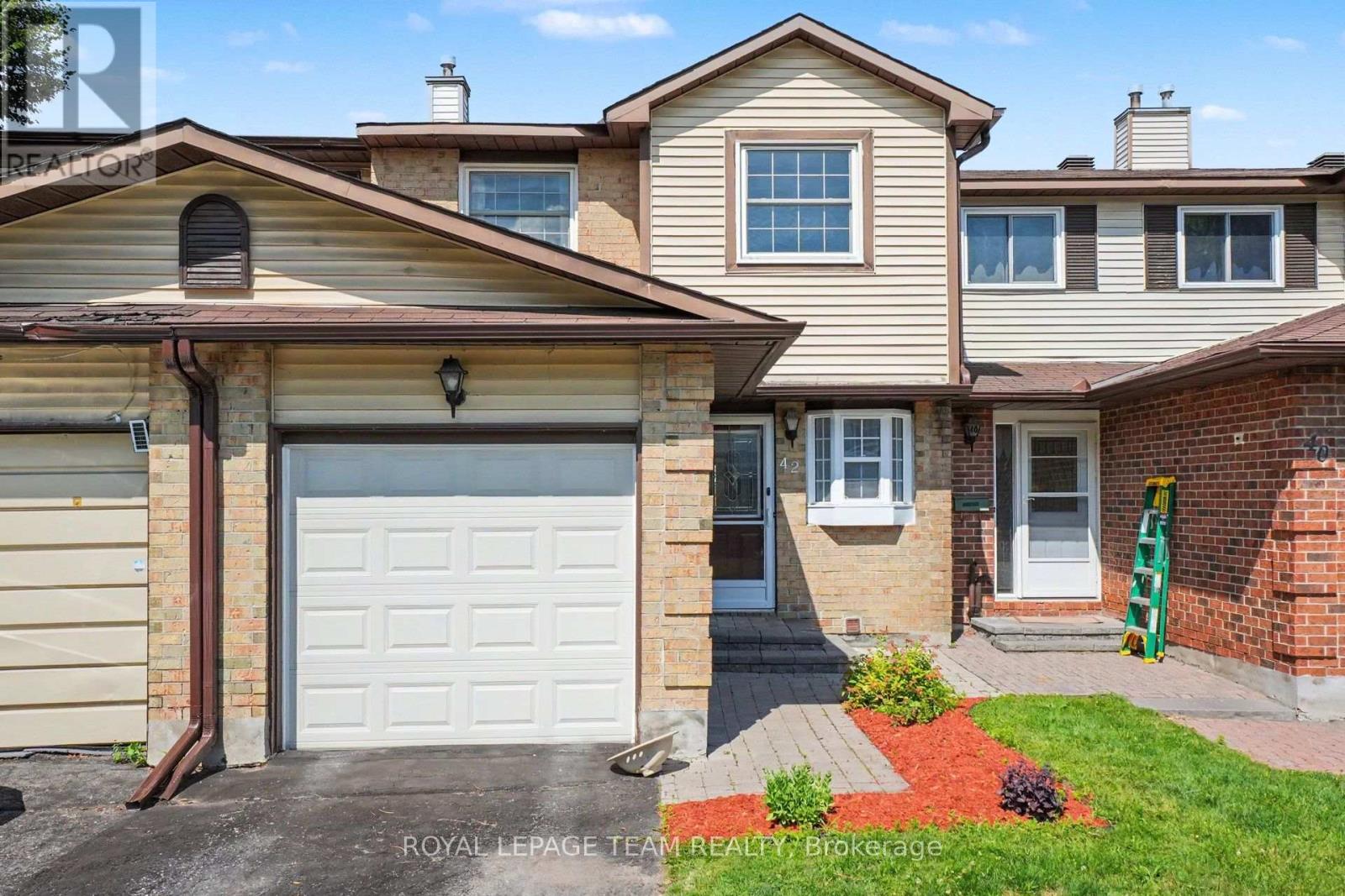 42 Sundback Lane, Ottawa, Ontario  K2L 2W8 - Photo 1 - X13541808