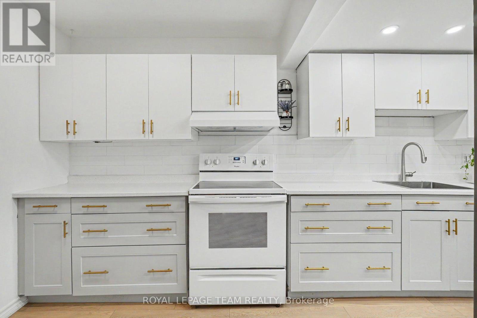 42 Sundback Lane, Ottawa, Ontario  K2L 2W8 - Photo 10 - X13541808