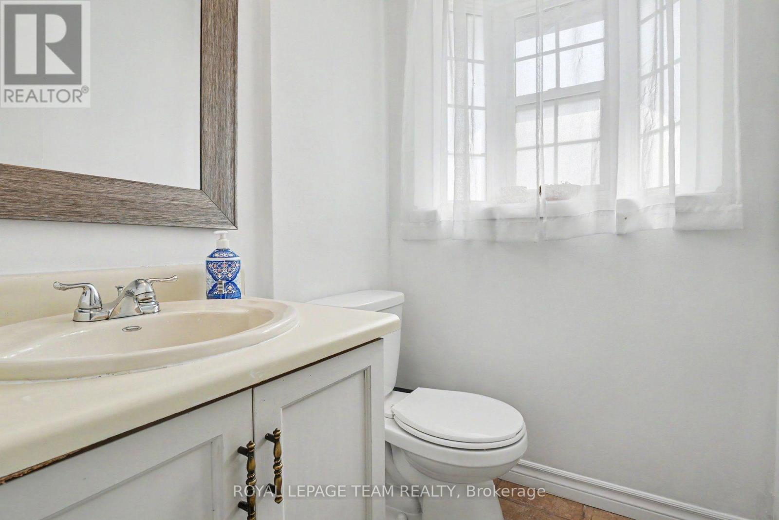 42 Sundback Lane, Ottawa, Ontario  K2L 2W8 - Photo 11 - X13541808