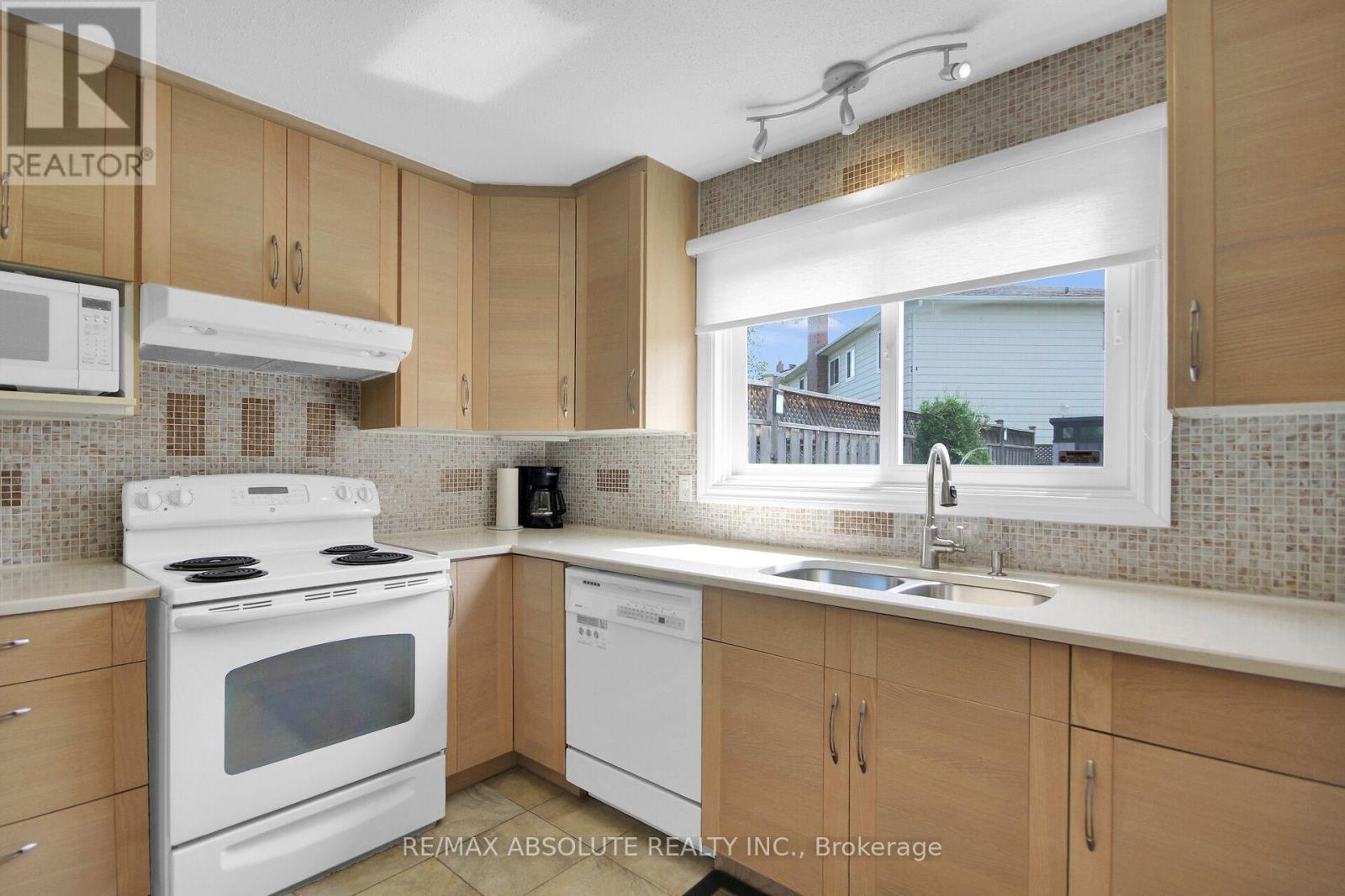 79 Shoreham Avenue, Ottawa, Ontario  K2G 3X3 - Photo 10 - X13533622
