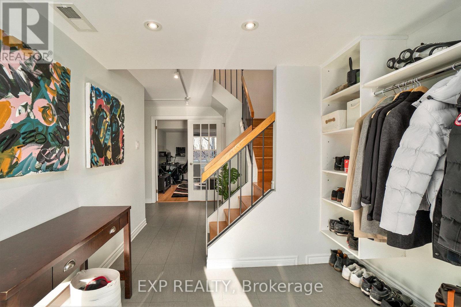 6667 Bilberry Drive, Ottawa, Ontario  K1C 4N5 - Photo 2 - X13542134