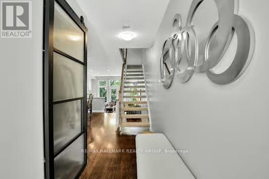 49b First Avenue, Ottawa, Ontario  K1S 2G1 - Photo 4 - X13542308