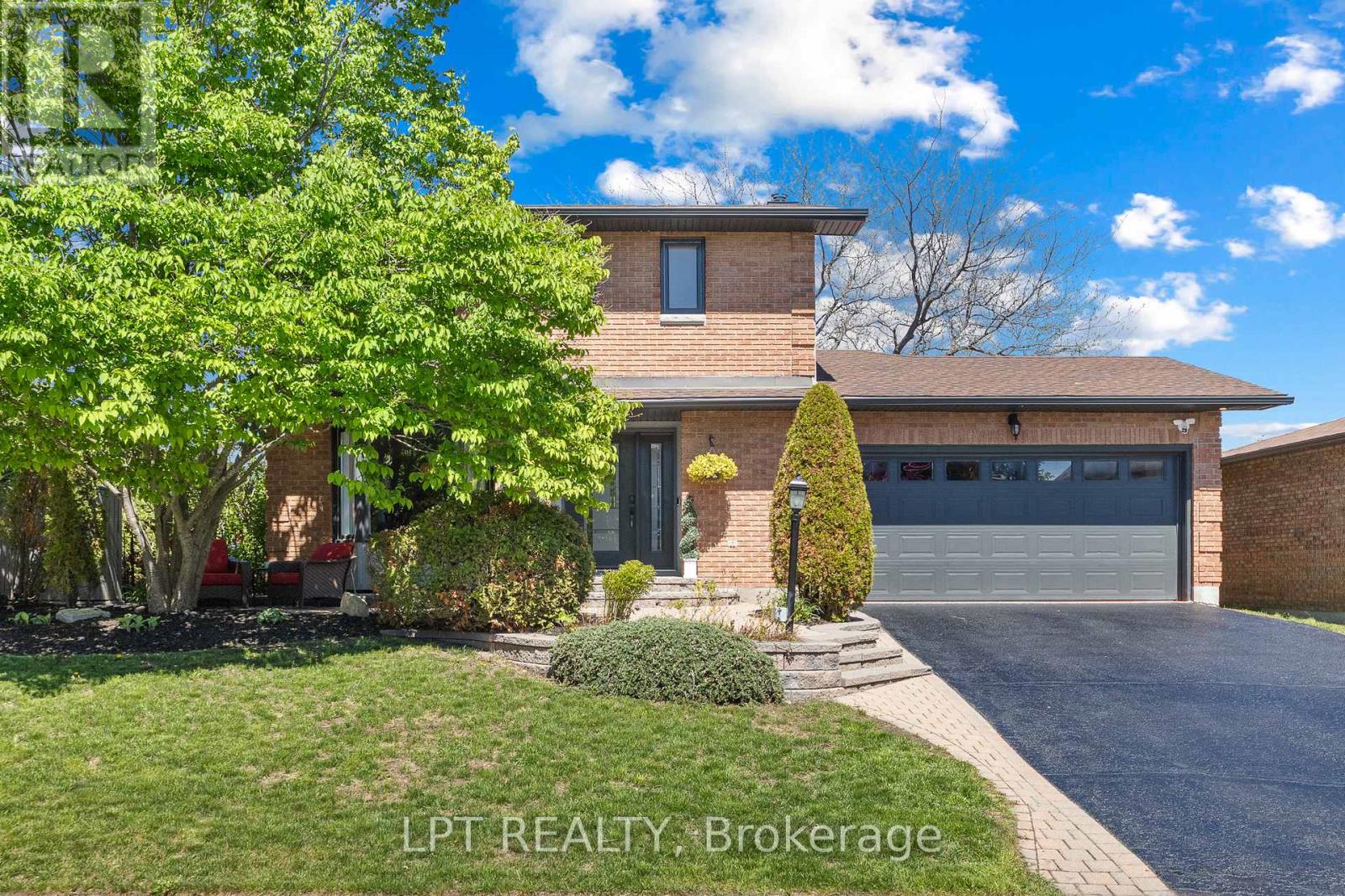 11 Elderwood Trail, Ottawa, Ontario  K2S 1C9 - Photo 1 - X13542346