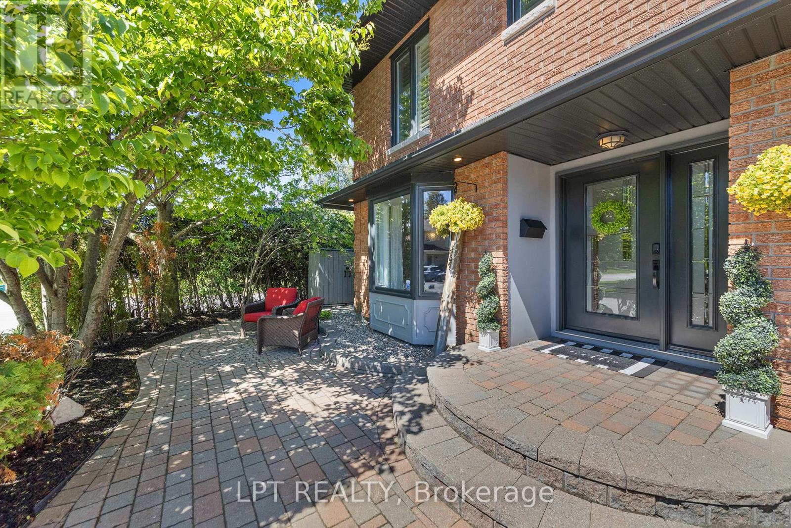11 Elderwood Trail, Ottawa, Ontario  K2S 1C9 - Photo 2 - X13542346