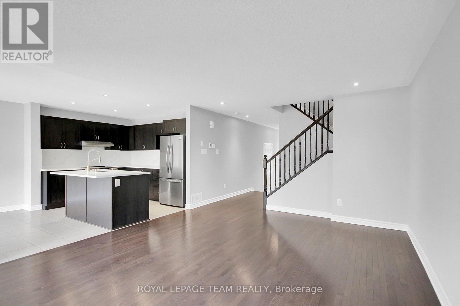 208 Mission Trail Crescent, Ottawa, Ontario  K2S 1B9 - Photo 9 - X13542632