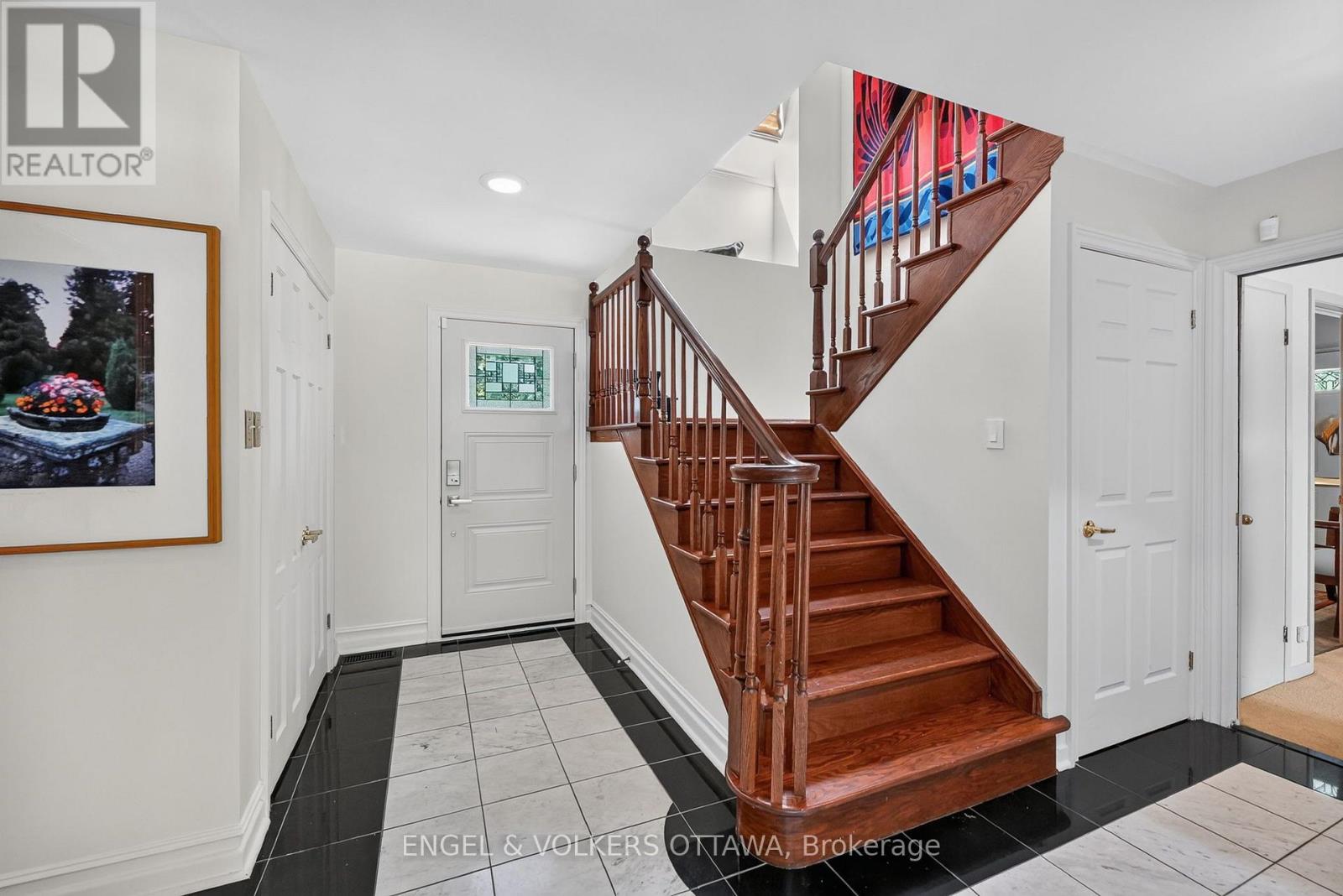1907 Fairmeadow Crescent, Ottawa, Ontario  K1H 7B8 - Photo 3 - X13542674
