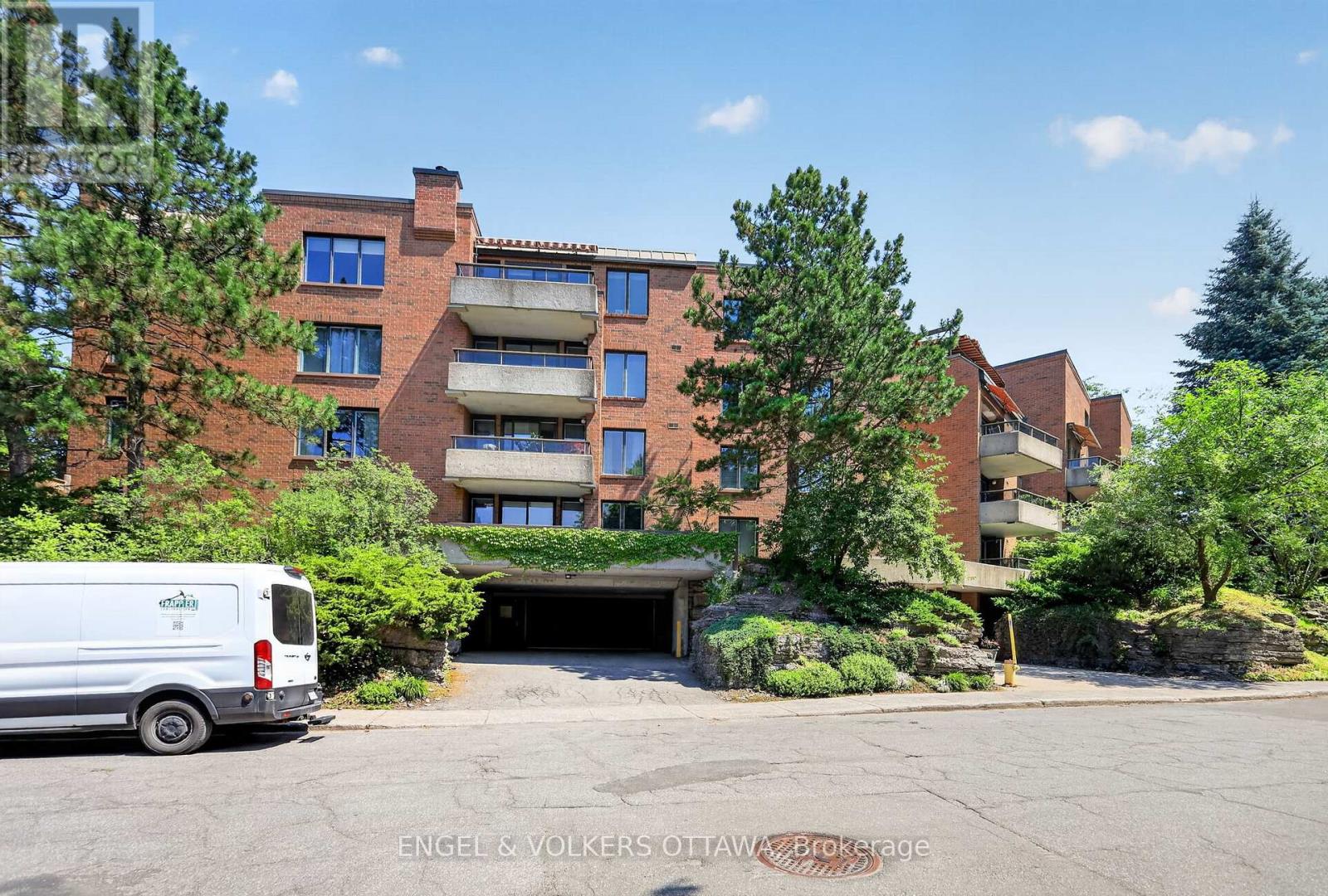 106 - 7 Kippewa Drive, Ottawa, Ontario  K1S 3G3 - Photo 1 - X13542698