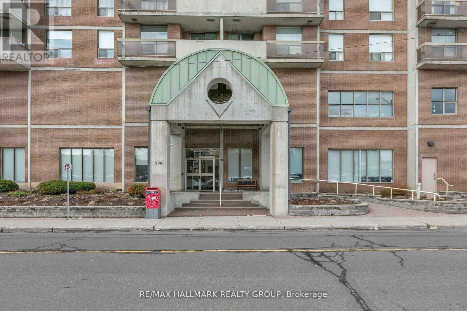 401 - 200 Lafontaine Avenue E, Ottawa, Ontario  K1L 8K8 - Photo 2 - X13542826