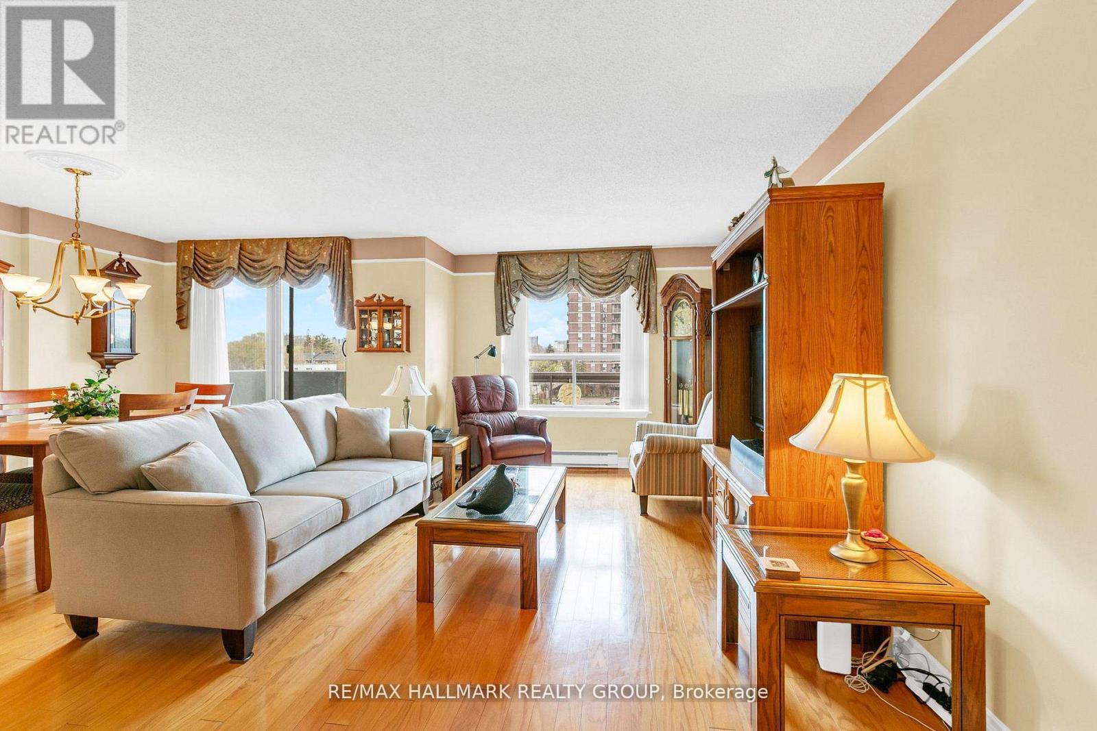 401 - 200 Lafontaine Avenue E, Ottawa, Ontario  K1L 8K8 - Photo 5 - X13542826