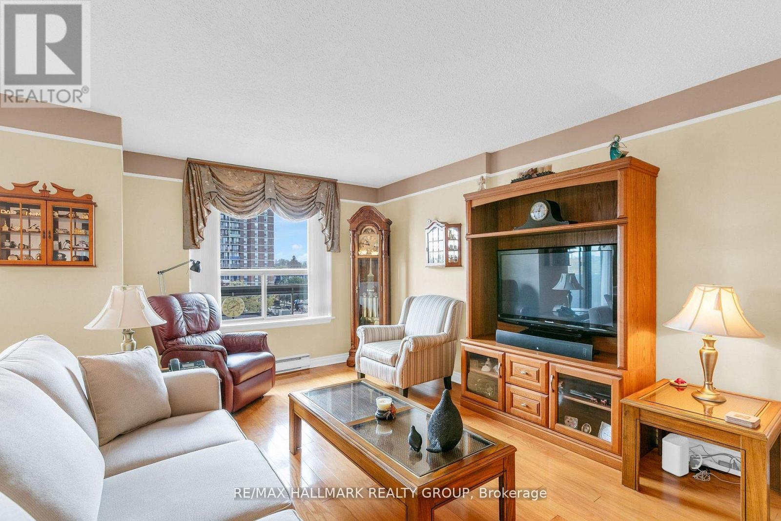 401 - 200 Lafontaine Avenue E, Ottawa, Ontario  K1L 8K8 - Photo 6 - X13542826